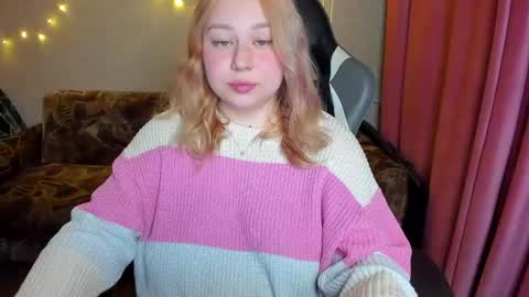 Snapshot of mila_foxxxy chatting on October 7, 9:12 pm Mila shy sensual person online show from October 7, 9:12 pm