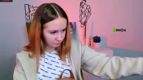 Snapshot of mila_glow chatting on October 18, 7:14 pm mila_glow online show from October 18, 7:14 pm