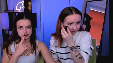 Snapshot of mila_glow chatting on October 25, 8:33 am mila_glow online show from October 25, 8:33 am