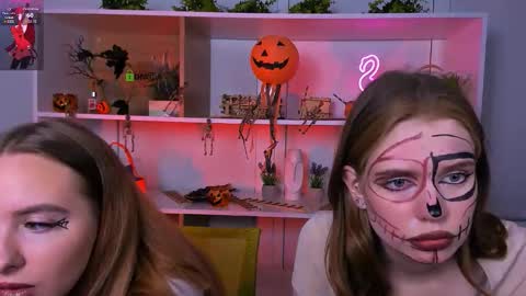 Snapshot of mila_glow chatting on October 29, 8:43 pm mila_glow online show from October 29, 8:43 pm