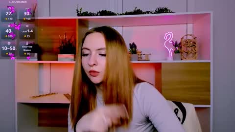 Snapshot of mila_glow chatting on November 7, 7:47 pm mila_glow online show from November 7, 7:47 pm