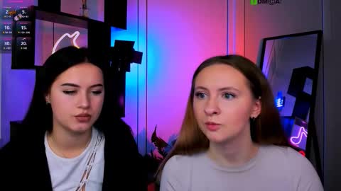 Snapshot of mila_glow chatting on November 13, 7:35 pm mila_glow online show from November 13, 7:35 pm