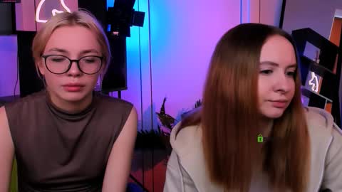 Snapshot of mila_glow chatting on November 18, 12:09 pm mila_glow online show from November 18, 12:09 pm