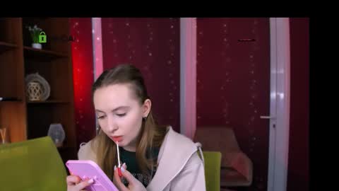 Snapshot of mila_glow chatting on November 27, 7:27 pm mila_glow online show from November 27, 7:27 pm