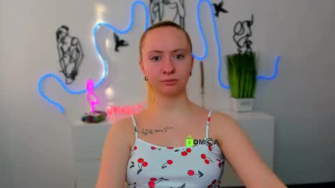 mila_glow online show from March 5, 6:31 am