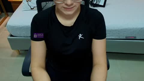 Snapshot of mila_kiitty chatting on April 29, 11:14 am Milena online show from April 29, 11:14 am