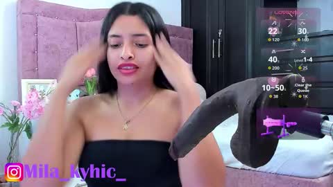 mila_kyhic_ online show from September 29, 10:14 pm