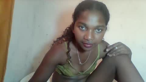 mila_lunah online show from March 19, 6:50 am