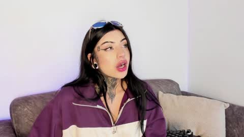     online show from January 10, 3:29 am