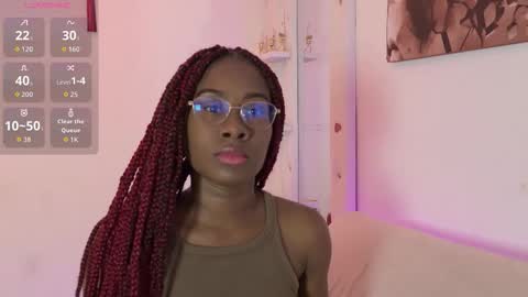 Snapshot of mila_n_max chatting on November 20, 12:05 pm Mila Max online show from November 20, 12:05 pm