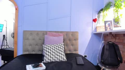 Mila and samy online show from March 31, 5:24 pm