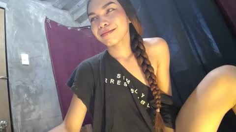 Snapshot of mila_seductressxx chatting on June 16, 12:46 am mila_seductressxx online show from June 16, 12:46 am