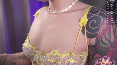 Snapshot of mila_snoow chatting on November 5, 11:54 am M I L A online show from November 5, 11:54 am