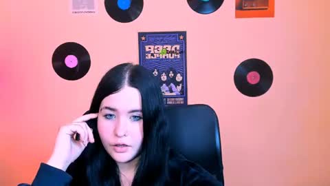 Snapshot of mila_snow1 chatting on July 30, 9:41 am mila_snow1 online show from July 30, 9:41 am
