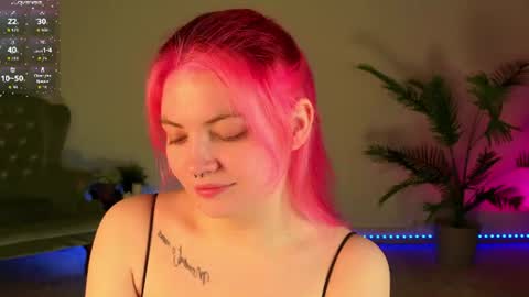 Snapshot of mila_taylorrr chatting on June 20, 8:11 pm Lisa online show from June 20, 8:11 pm