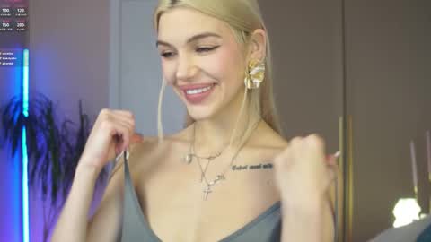 Snapshot of milabunny_ chatting on February 7, 10:52 am Mila and u can call me sweet bunny online show from February 7, 10:52 am