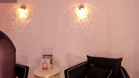 Snapshot of milacoleman chatting on November 2, 11:07 pm Mila online show from November 2, 11:07 pm