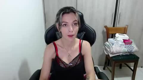 milacoxx8819 online show from February 12, 11:51 pm