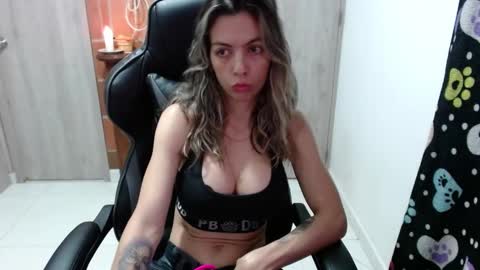 milacoxx8819 online show from February 26, 11:52 am
