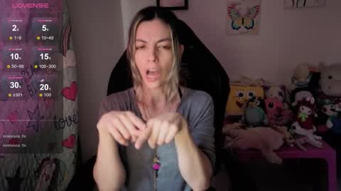 milacoxx8819 online show from September 12, 5:35 pm