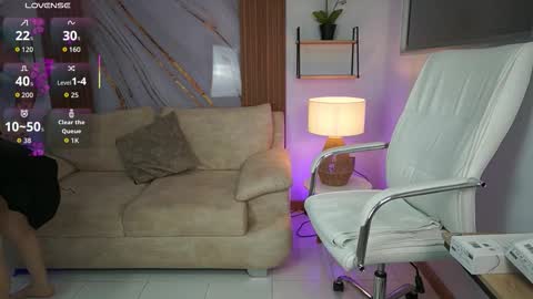 milacrave online show from October 10, 11:42 am