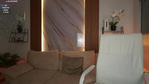 milacrave online show from November 7, 11:43 am