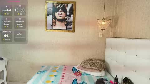 Snapshot of miladiosa chatting on October 7, 12:02 pm miladiosa online show from October 7, 12:02 pm