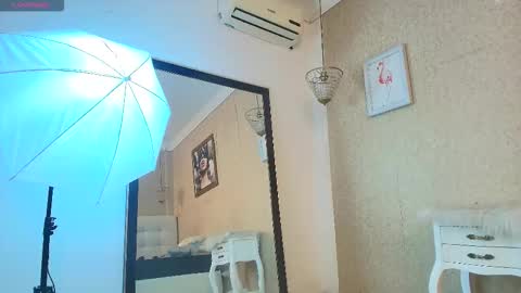 miladiosa online show from December 14, 12:10 pm