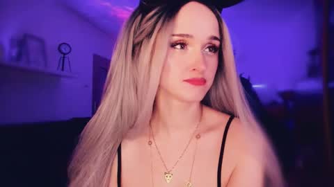 MiladyJolie online show from January 6, 6:39 am