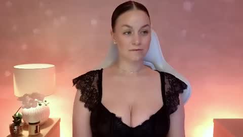 Mila Fleur online show from July 4, 2:56 pm