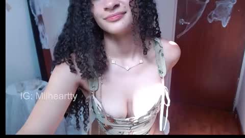Snapshot of milah_hearrty chatting on October 26, 7:20 pm Milah online show from October 26, 7:20 pm
