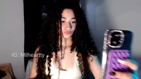 Snapshot of milah_hearrty chatting on October 29, 3:03 pm Milah online show from October 29, 3:03 pm