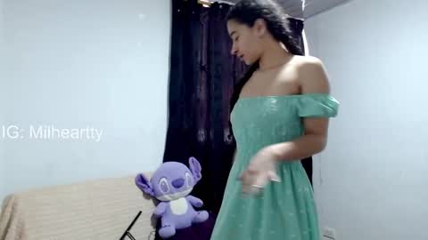 Snapshot of milah_hearrty chatting on November 2, 5:15 pm Milah online show from November 2, 5:15 pm