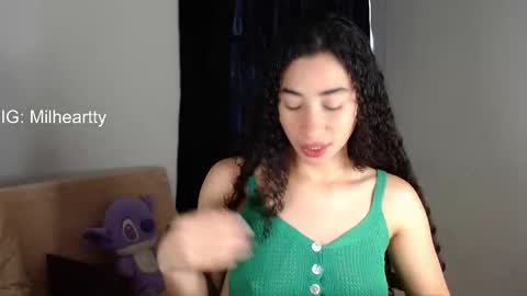 Snapshot of milah_hearrty chatting on November 13, 5:56 pm Milah online show from November 13, 5:56 pm