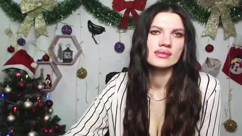 Snapshot of milaloona chatting on December 23, 8:11 am Milaloona online show from December 23, 8:11 am