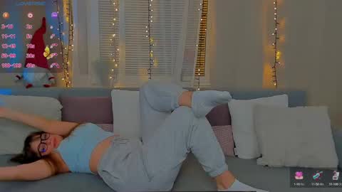 Snapshot of milaloove chatting on December 16, 5:54 pm Mila online show from December 16, 5:54 pm