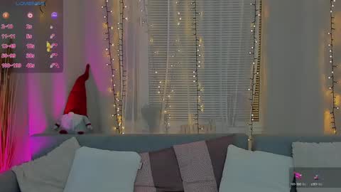 Snapshot of milaloove chatting on December 20, 1:58 am Mila online show from December 20, 1:58 am