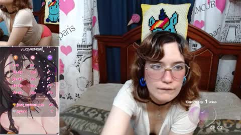 Snapshot of milalunala chatting on November 11, 9:26 pm Mila-Lunala online show from November 11, 9:26 pm