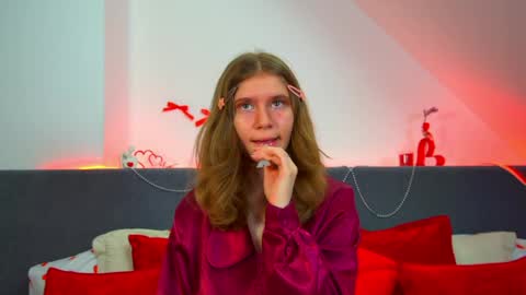 Mila online show from April 18, 7:01 am