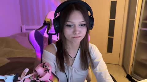 milamiuu online show from January 13, 2:11 pm