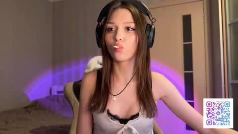 milamiuu online show from March 1, 4:20 pm