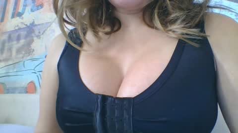 Snapshot of milana5551 chatting on December 24, 8:55 am milana online show from December 24, 8:55 am