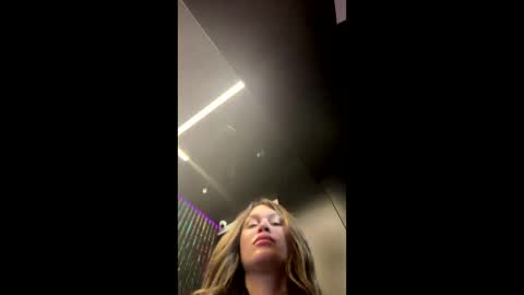 Snapshot of milana5551 chatting on March 4, 10:54 am milana online show from March 4, 10:54 am