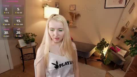 Snapshot of milana__key chatting on November 8, 9:24 pm Milana online show from November 8, 9:24 pm