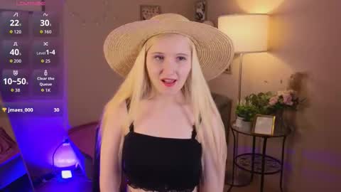 Snapshot of milana__key chatting on November 28, 12:24 am Milana online show from November 28, 12:24 am