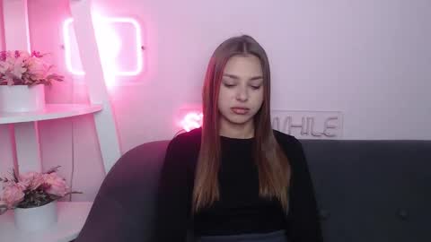 milanaangelas online show from October 4, 5:05 am