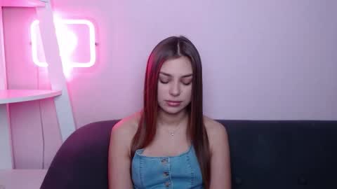 milanaangelas online show from February 21, 5:41 am