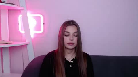 milanaangelas online show from March 6, 6:10 am