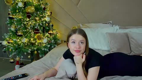 MilanaBalmain online show from December 24, 10:55 am