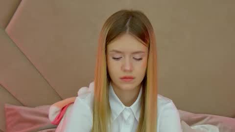 MilanaBalmain online show from October 20, 4:02 am